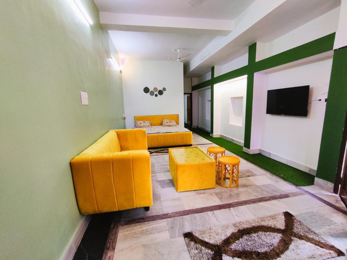 Yellow Homestay - Modern 2Bhk Ac Stay Джабалпур Екстериор снимка