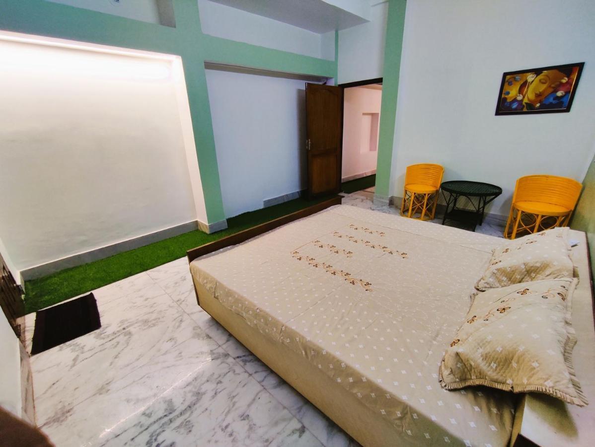 Yellow Homestay - Modern 2Bhk Ac Stay Джабалпур Екстериор снимка