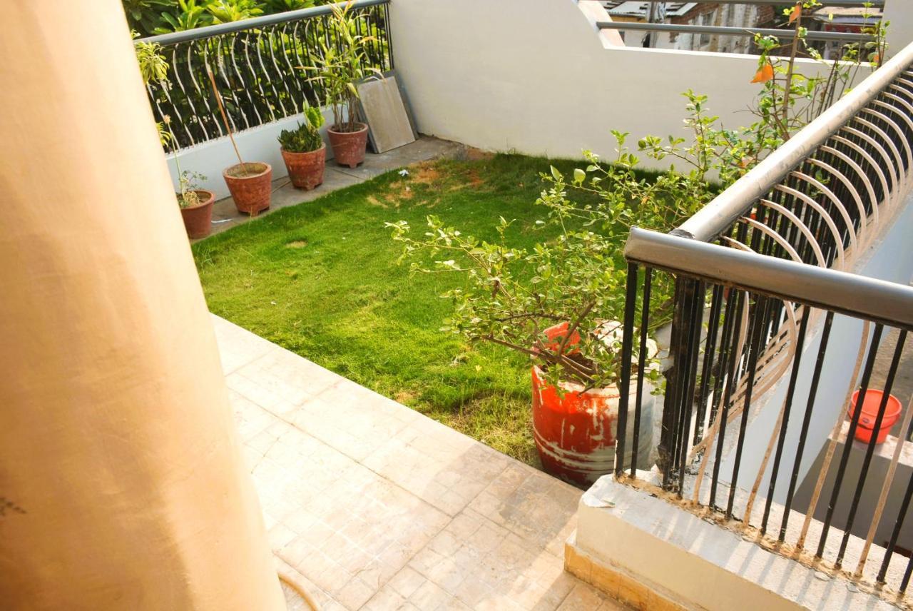 Yellow Homestay - Modern 2Bhk Ac Stay Джабалпур Екстериор снимка
